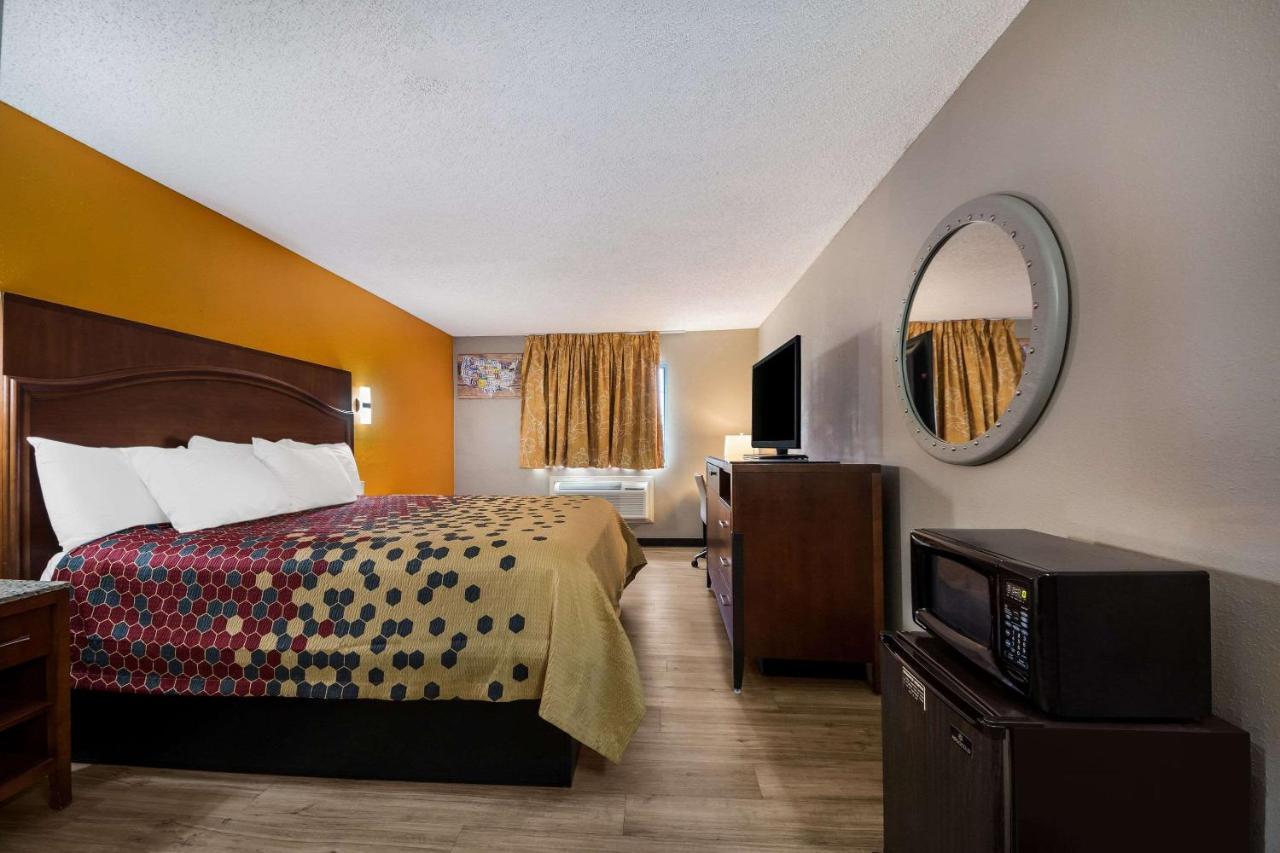 Econo Lodge San Antonio Near Seaworld - Medical Center Exterior foto