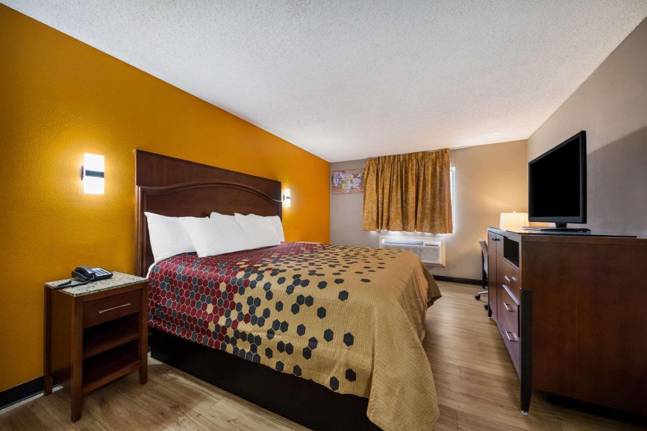 Econo Lodge San Antonio Near Seaworld - Medical Center Exterior foto