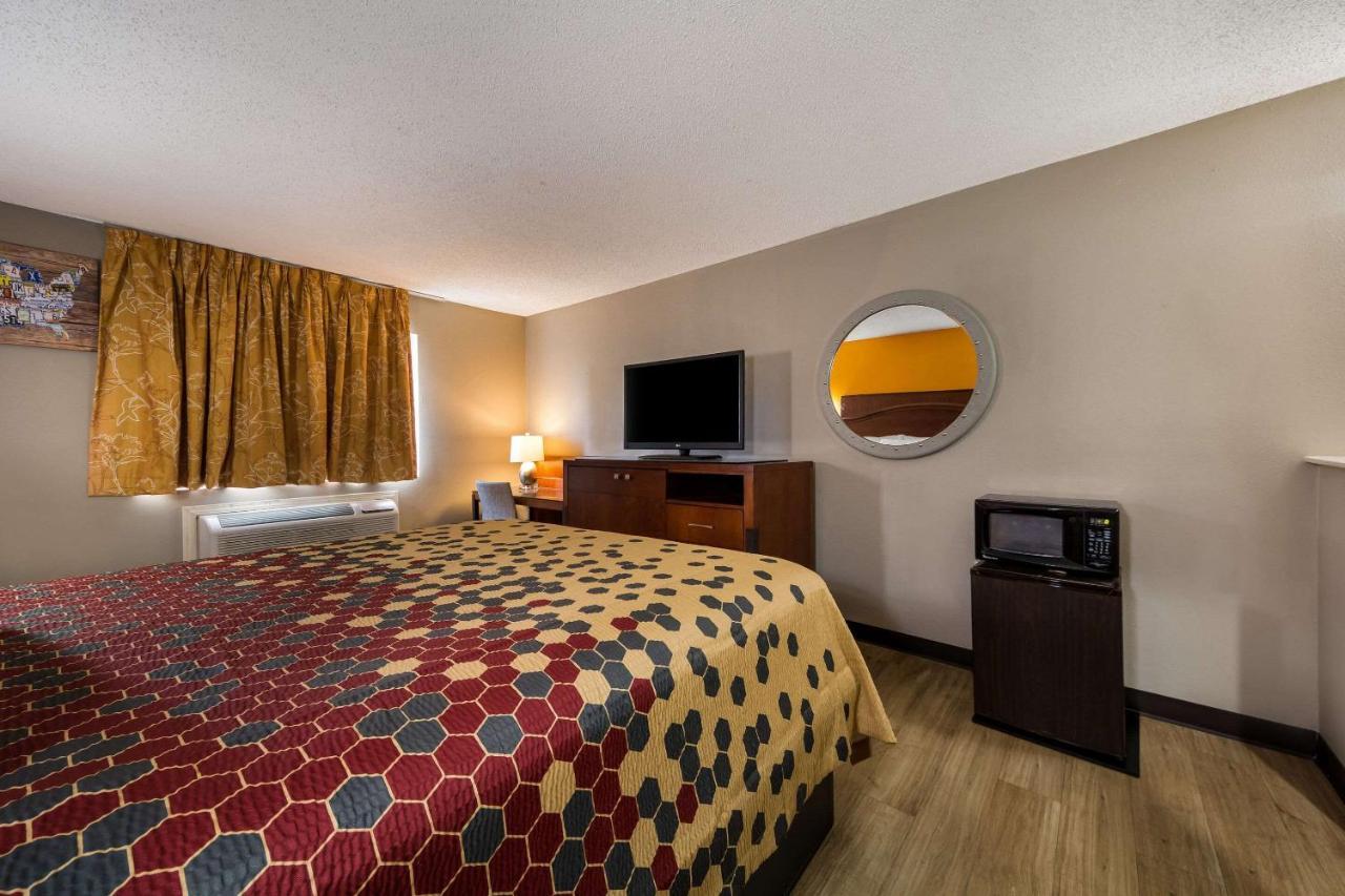 Econo Lodge San Antonio Near Seaworld - Medical Center Exterior foto