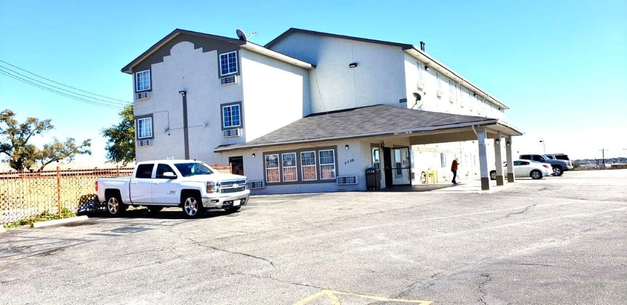 Econo Lodge San Antonio Near Seaworld - Medical Center Exterior foto