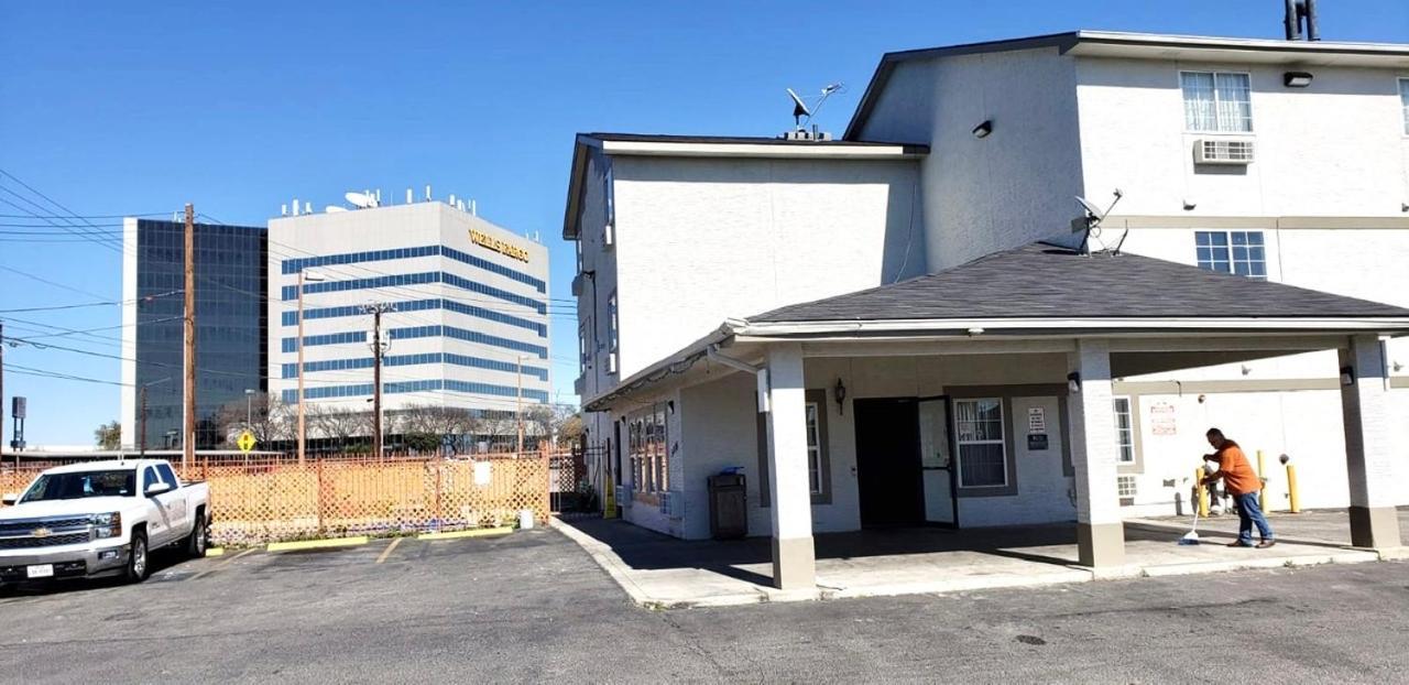 Econo Lodge San Antonio Near Seaworld - Medical Center Exterior foto